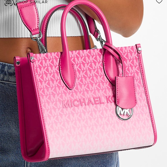 Michael Kors Mirella Small Ombré Signature Logo Crossbody Bag
Dragonfruit
NWT - Picture 15 of 15